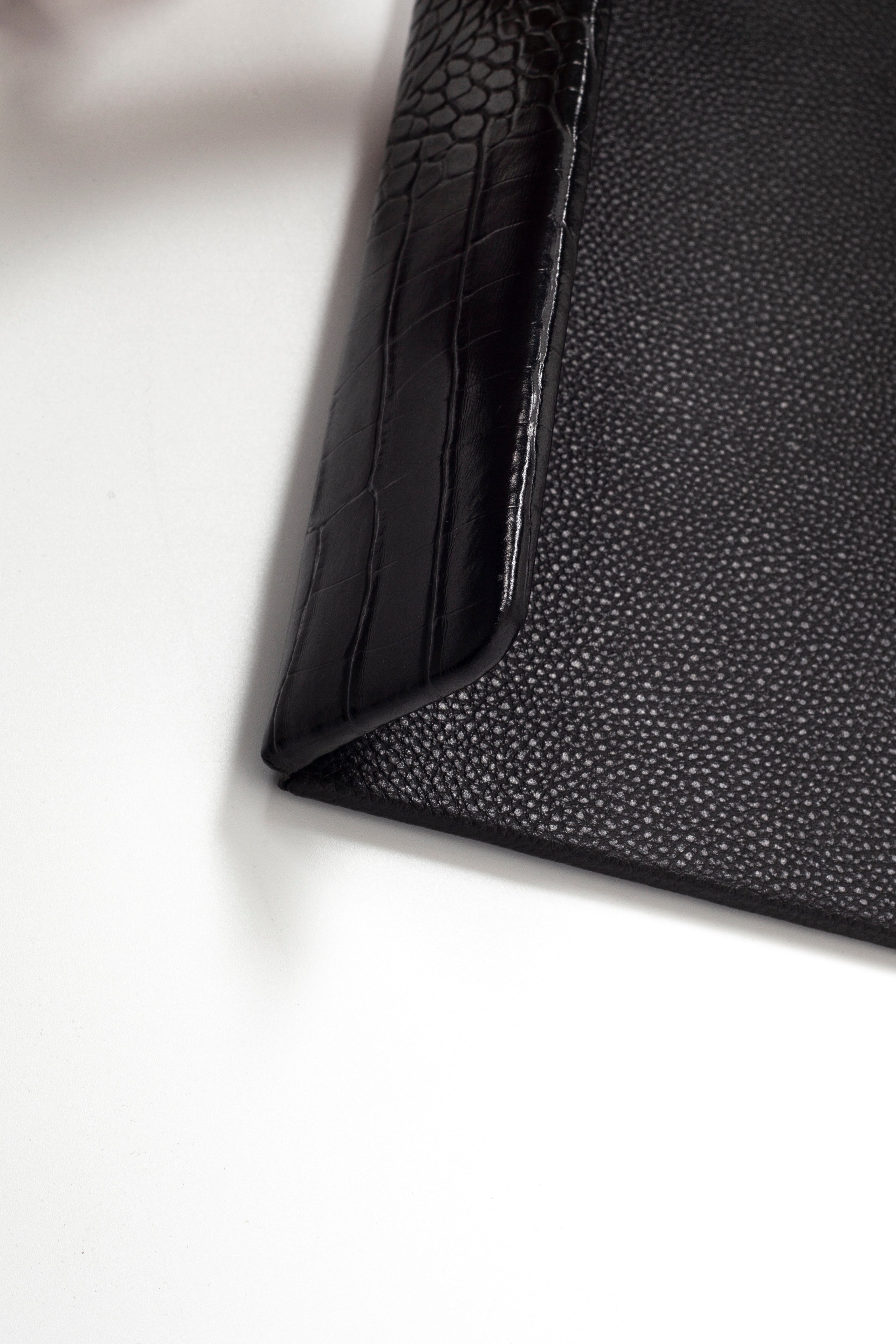 مكتب إداري مع نقش عمودي بارز مقاس 23.6 × 15.7 بوصة