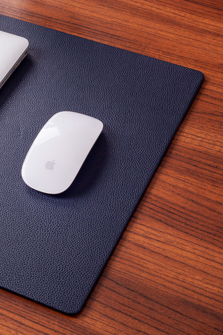 حصيرة مكتب جلدية زرقاء داكنة 60 × 35 سم