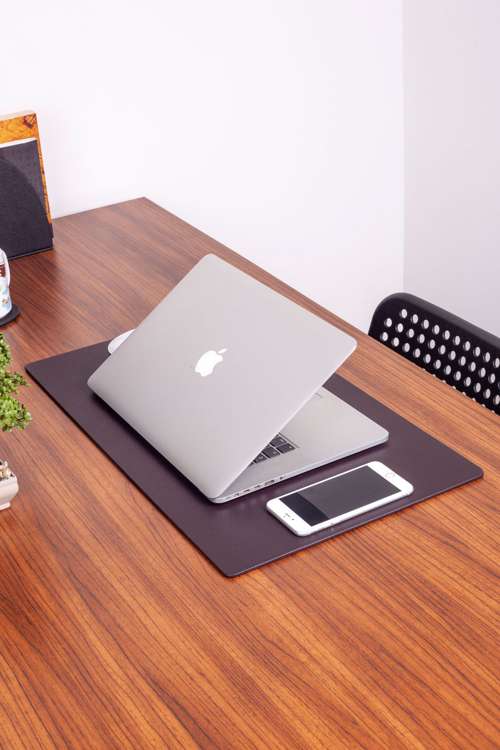 سطح مكتب جلدي، أحمر كاردينال، 60 × 35 سم