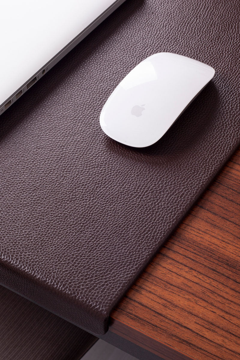 حصيرة مكتب جلدية بنية مع حماية الحواف 60 × 40 سم