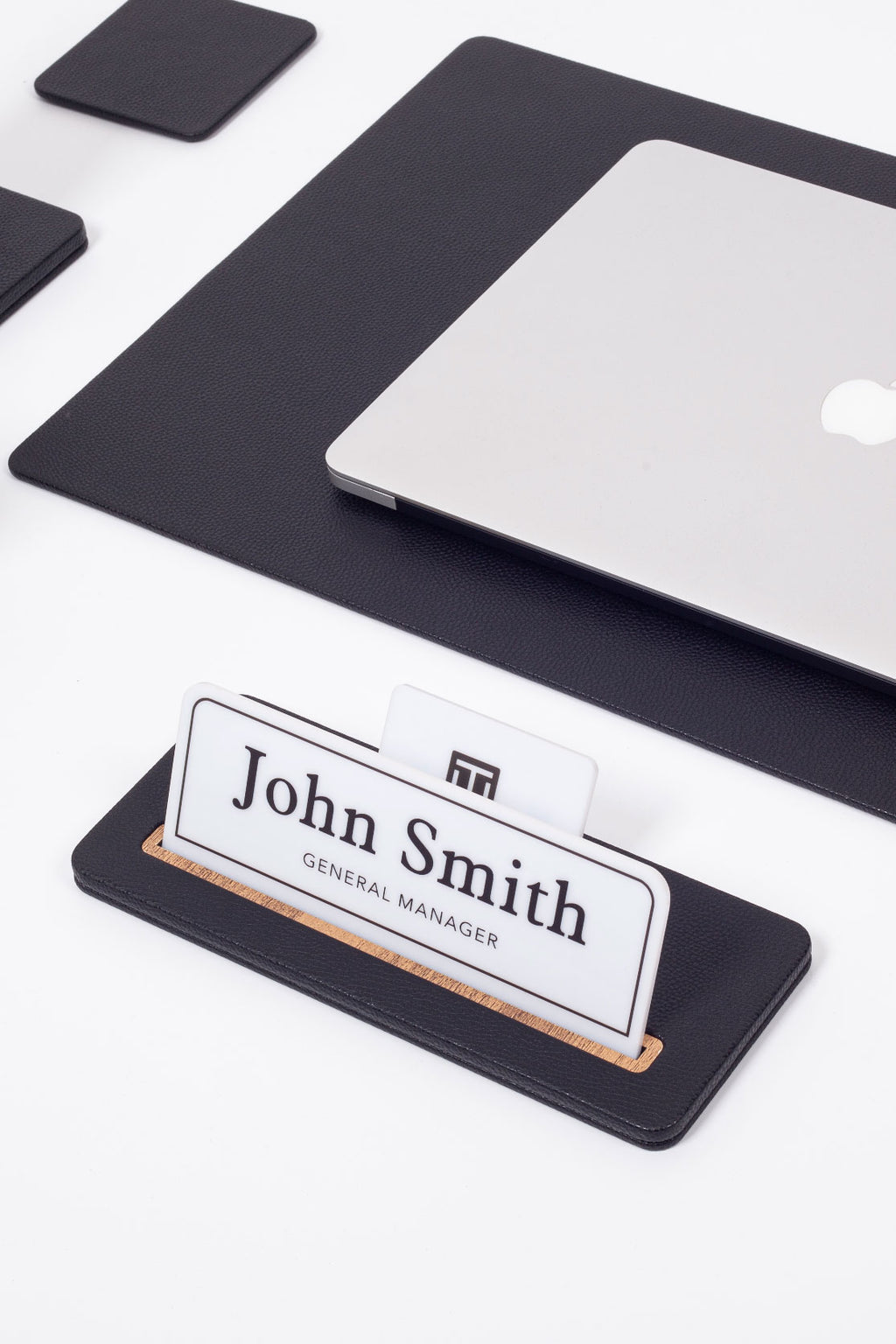 طقم مكتب سيروس الجلدي مكون من 6 قطع مع لوحة اسم للمكتب