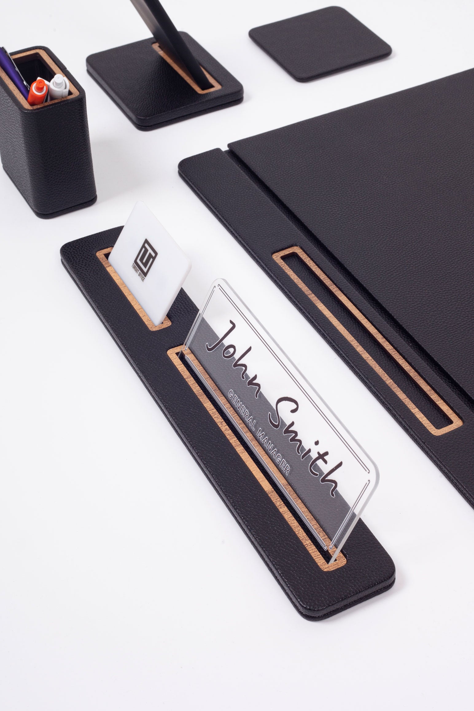 طقم مكتب ريجل الجلدي، 6 قطع، طراز مغطى.