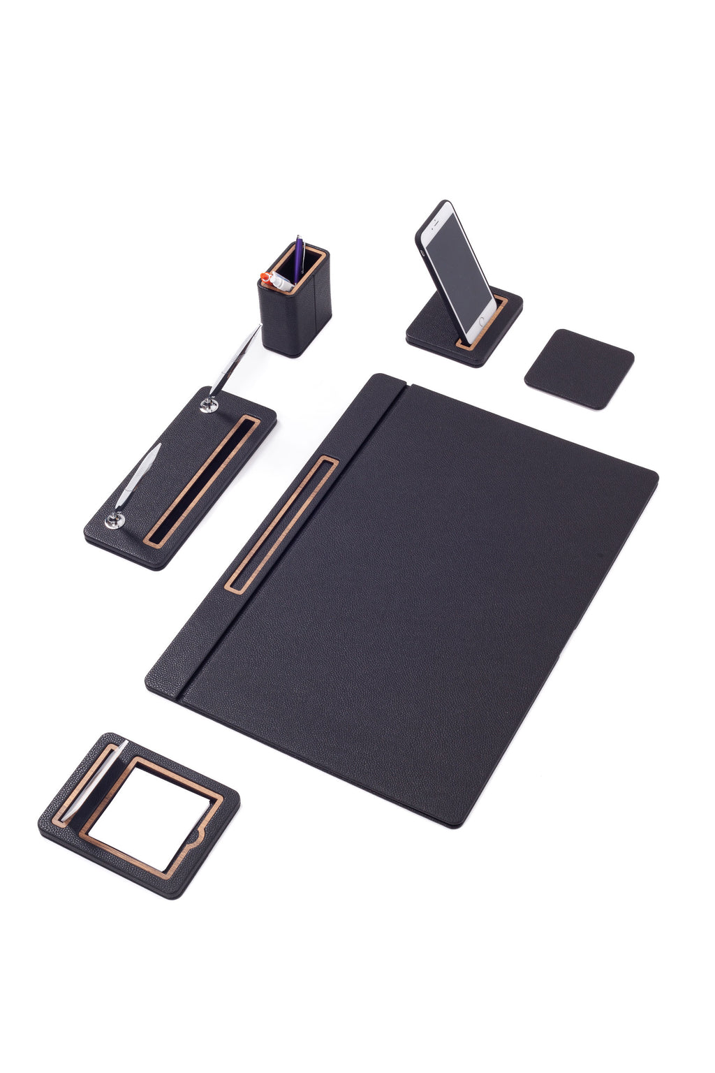 طقم مكتب بيرّا الجلدي، 6 قطع، طراز مغطى.