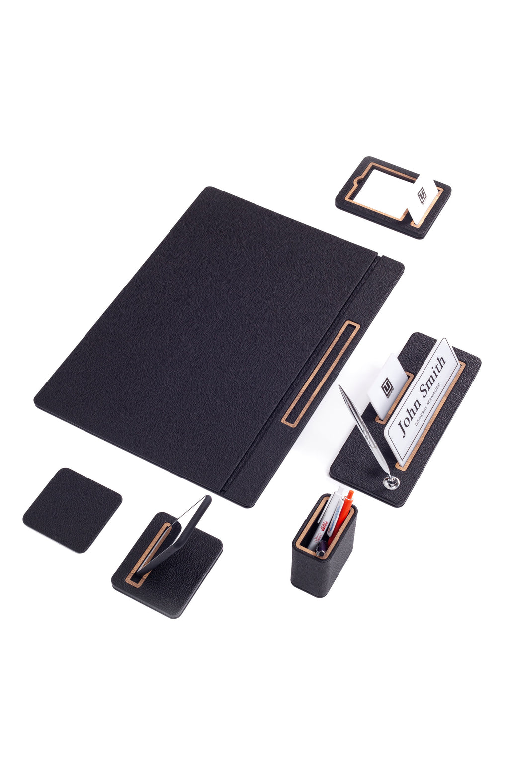 طقم مكتب من الجلد من كافالي، 6 قطع، طراز مكتب مغطى مع لوحة اسم.