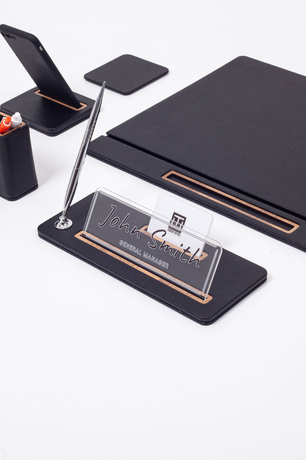 طقم مكتب من الجلد من كافالي، 6 قطع، طراز مكتب مغطى مع لوحة اسم.