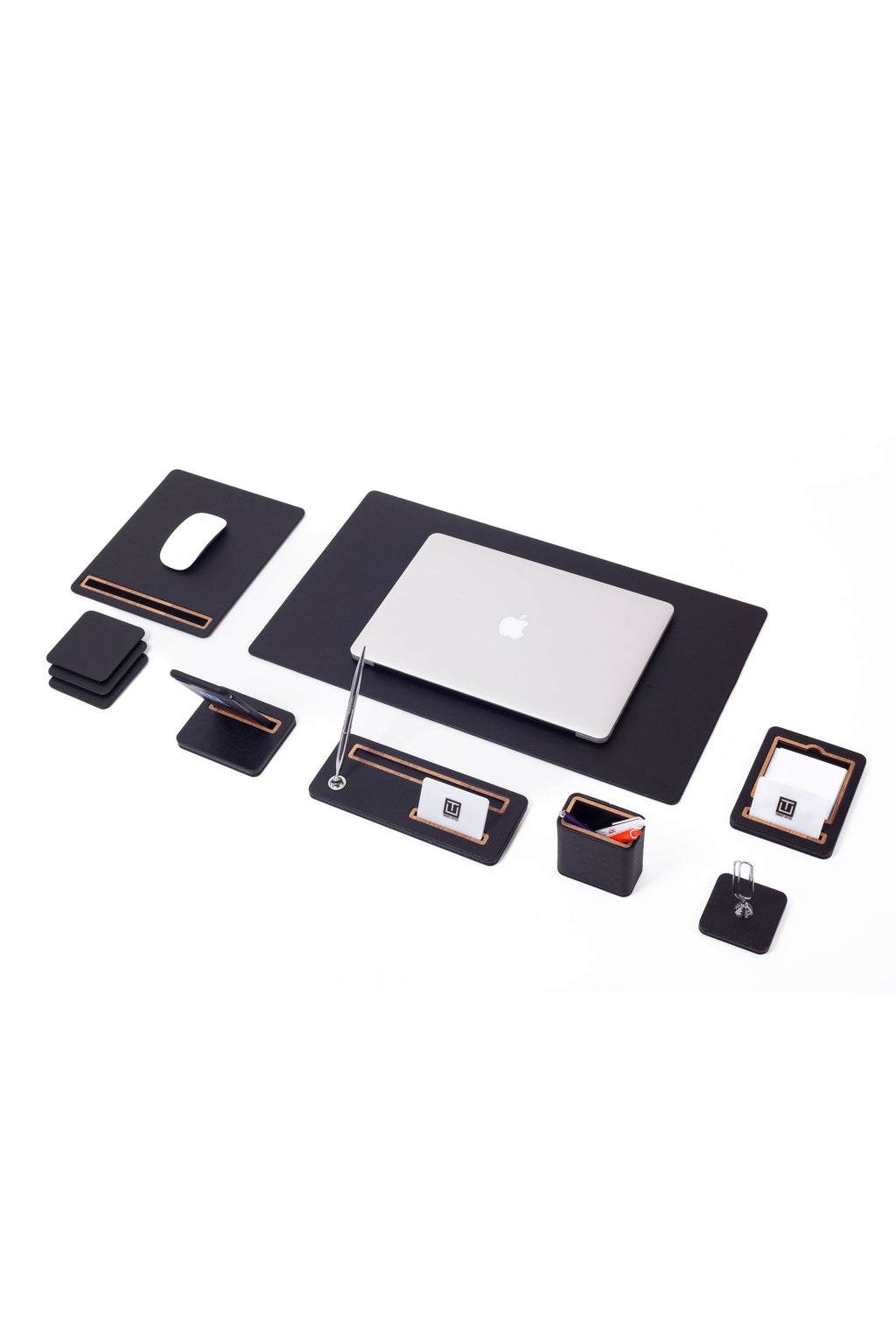 مجموعة مكتبية من الجلد من بورتو، 8 قطع.