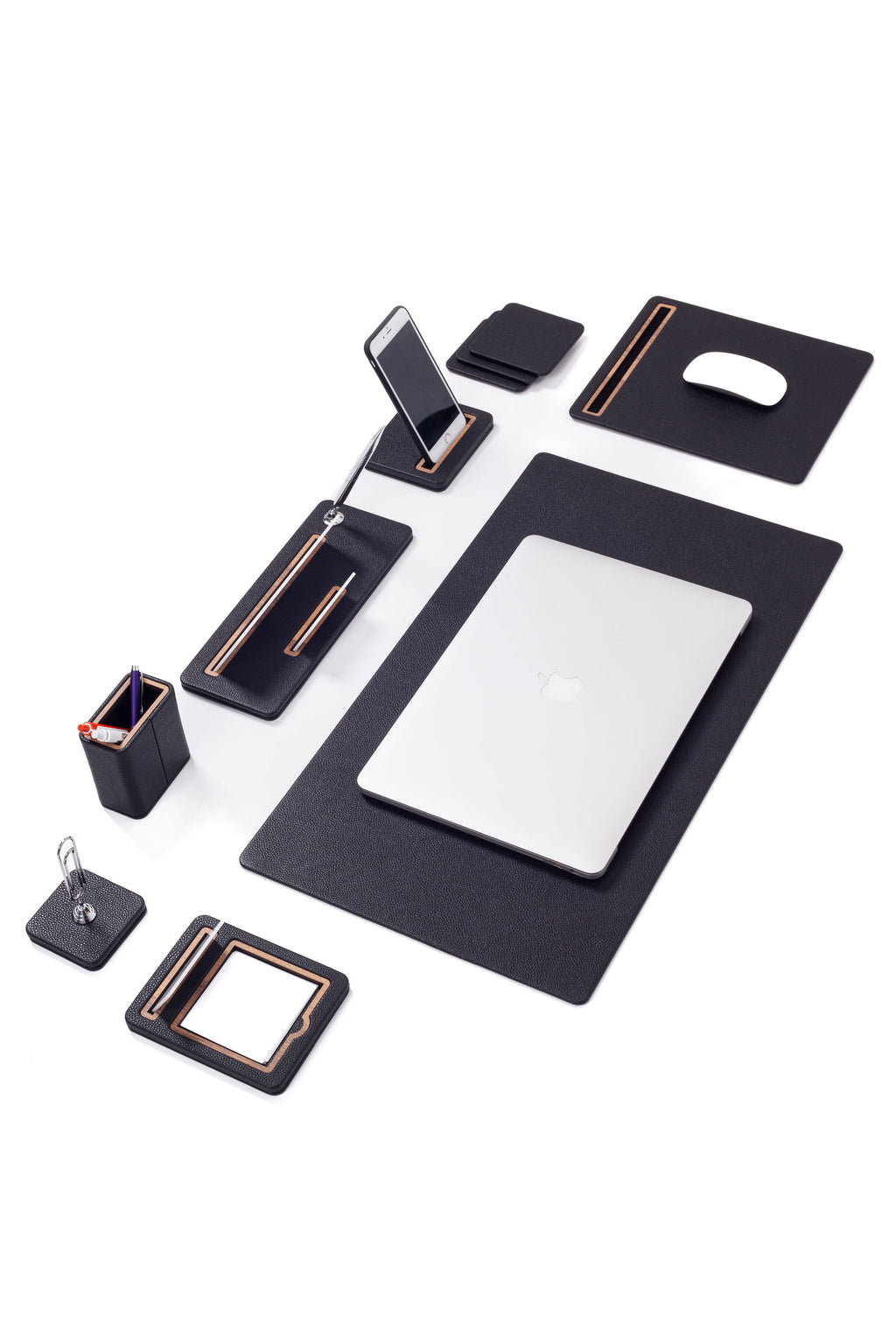 طقم مكتب كافالي الجلدي، 8 قطع، مكتب مع لوحة اسم.