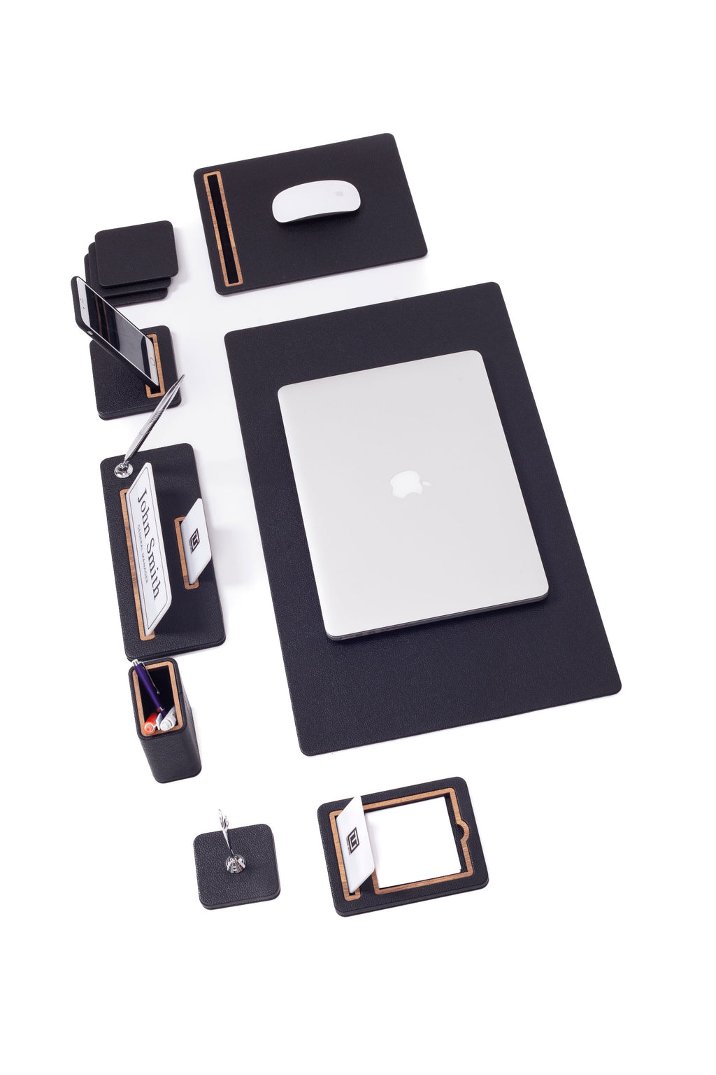 طقم مكتب كافالي الجلدي، 8 قطع، مكتب مع لوحة اسم.