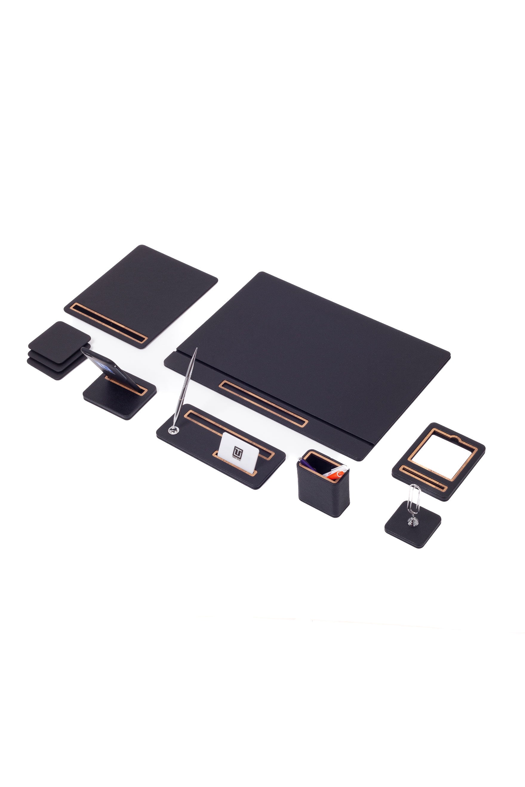 طقم مكتب من الجلد بورتو، 8 قطع، طراز مغطى.