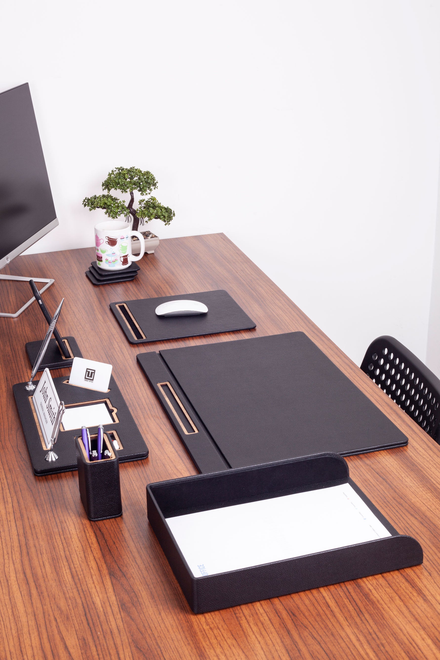 طقم مكتب جلدي رويال مكون من 7 قطع، طراز مغطى.