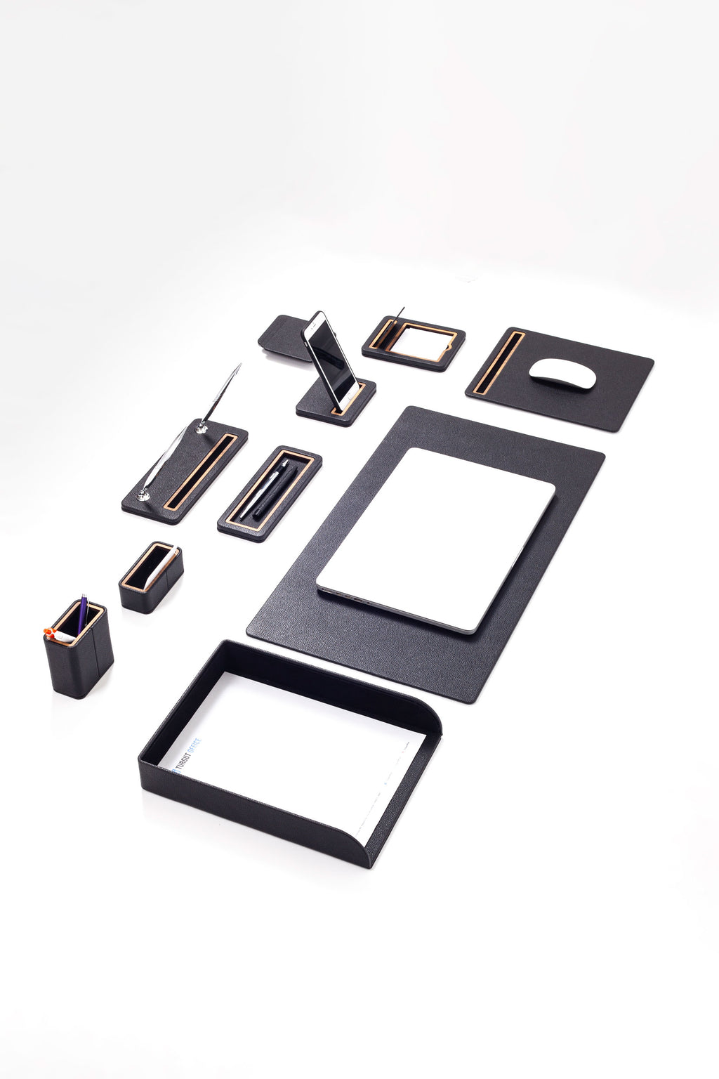 طقم مكتب من الجلد من Pera، 10 قطع، رف واحد للمستندات.