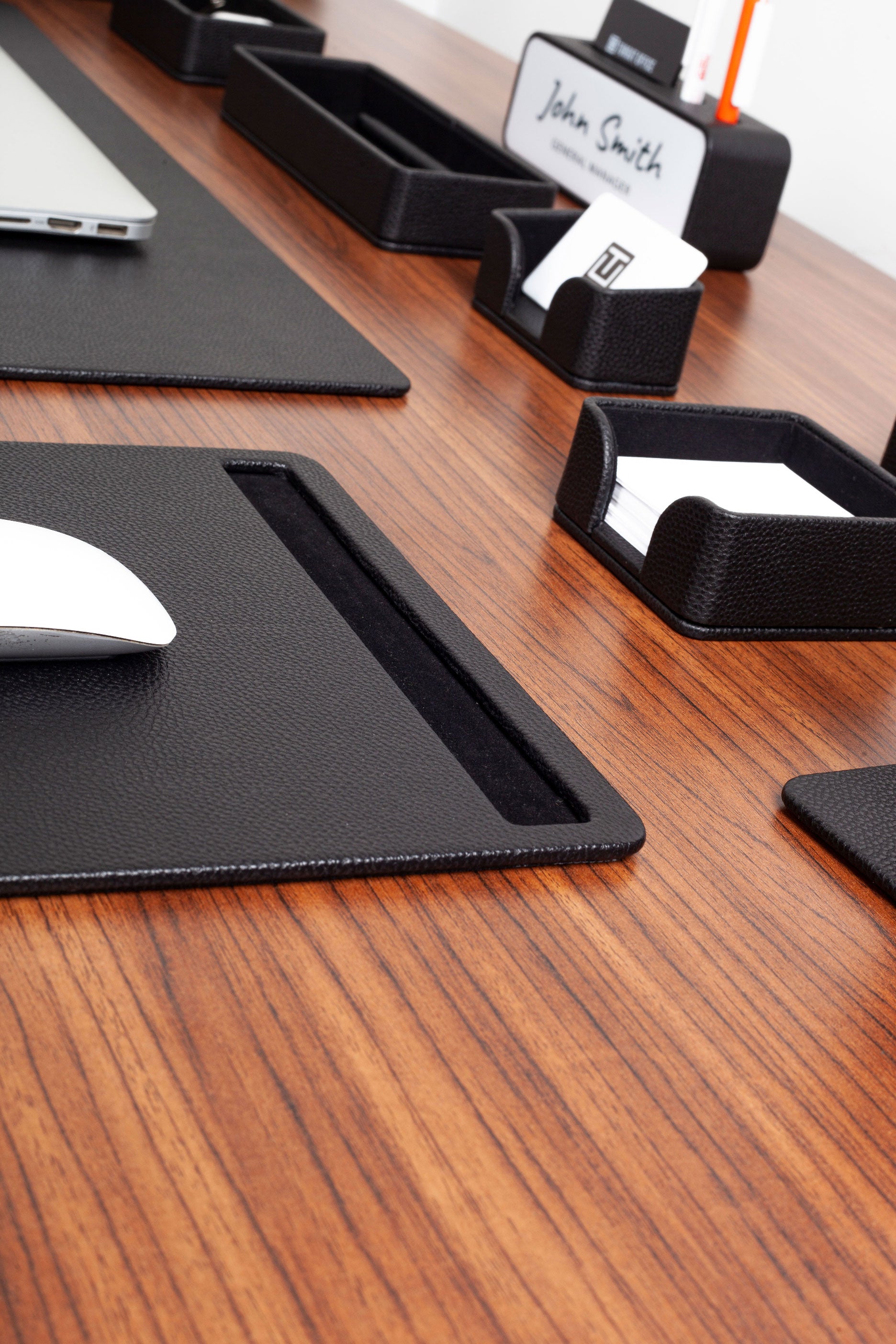 طقم مكتب أوسلو الجلدي أسود، 10 قطع