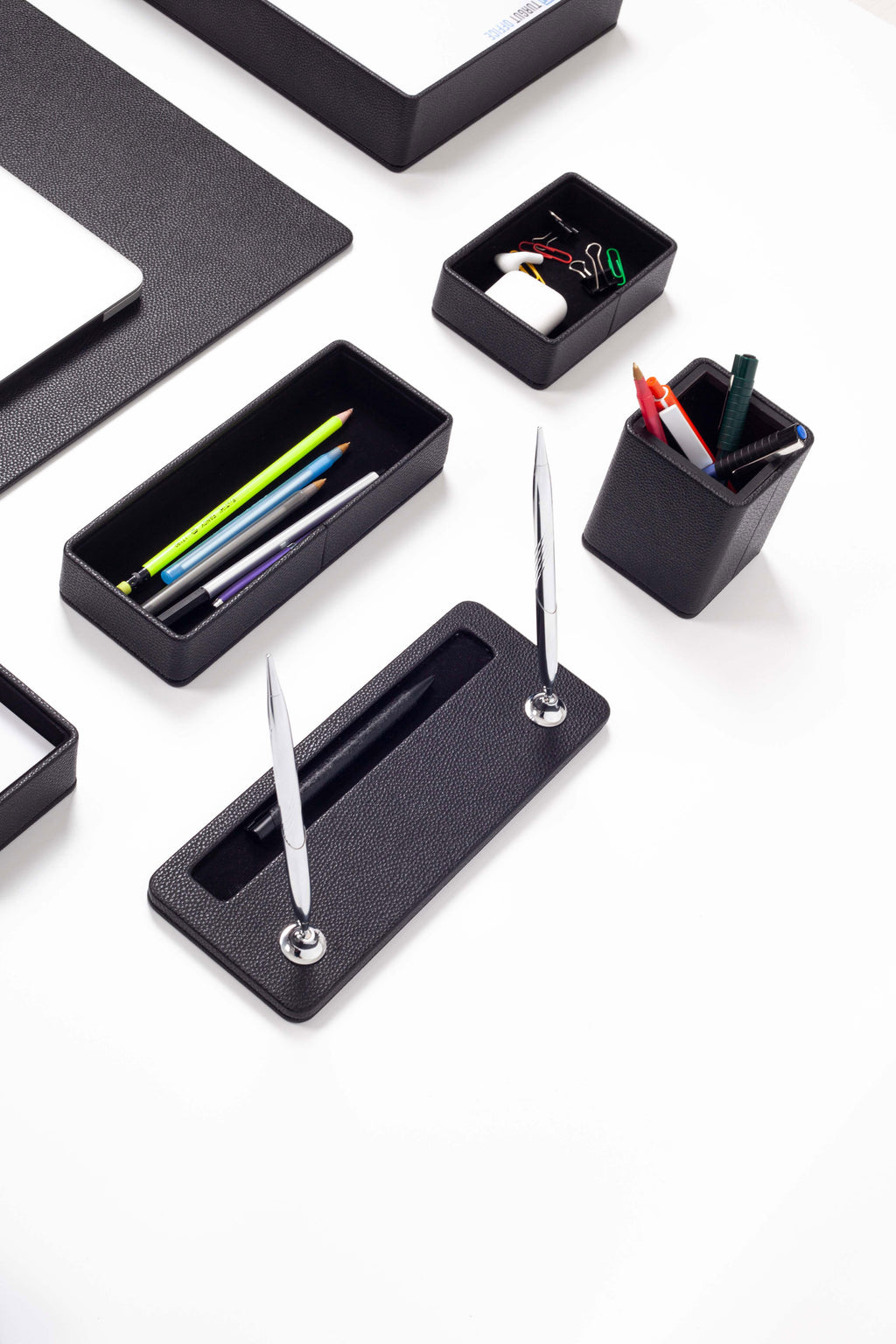 مجموعة مكتبية من الجلد الأسود من روما، 11 قطعة