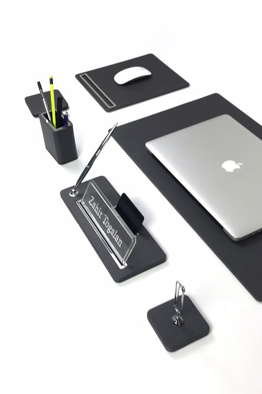 طقم مكتب من الجلد من كافالي، باللون الأنثراسايت، 7 قطع.