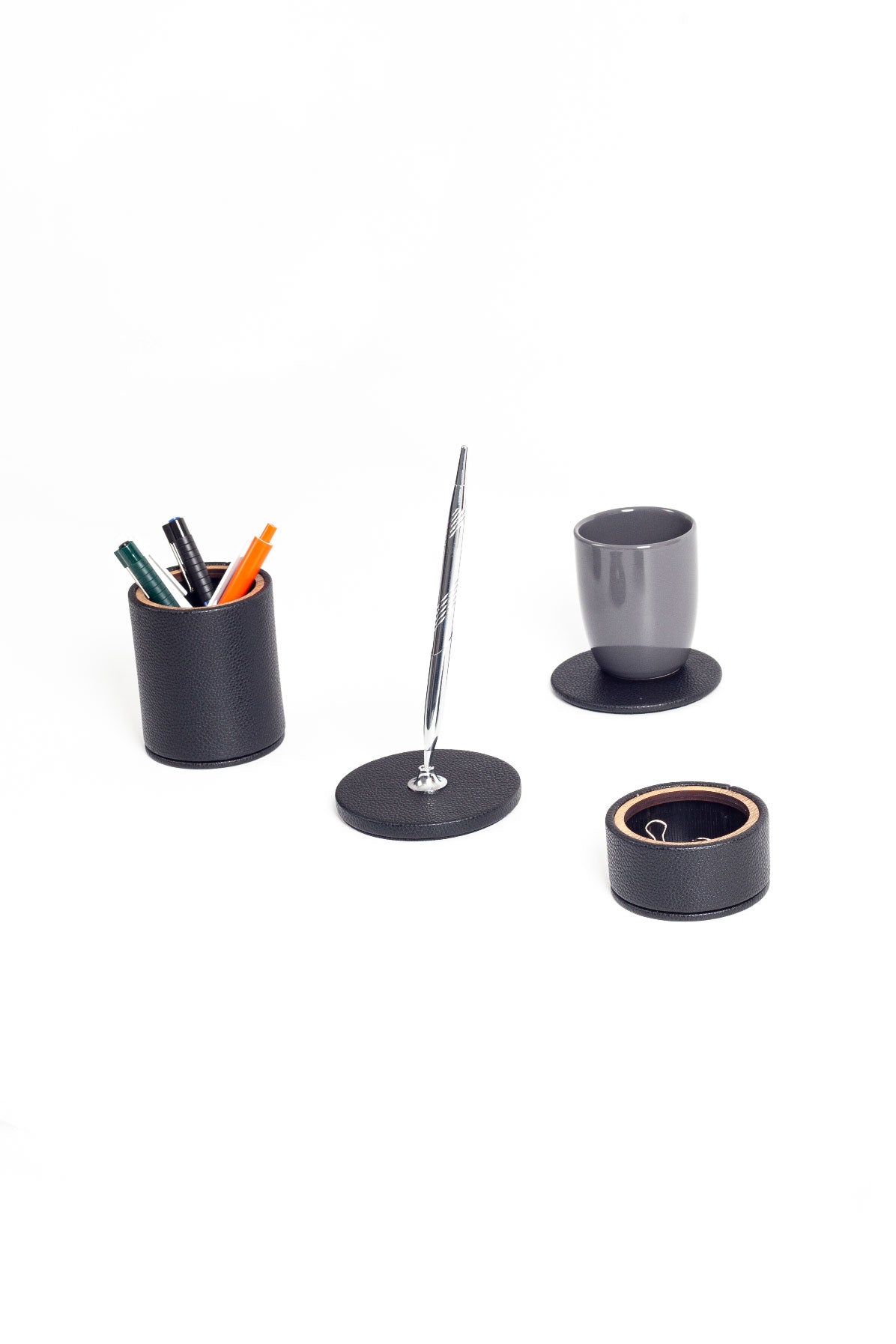 طقم مكتب من الجلد من بولو، 4 قطع، قلم كروم مفصل خشبي.