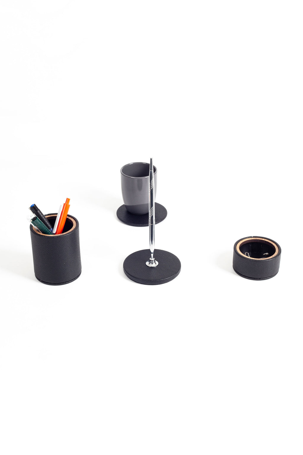 طقم مكتب من الجلد من بولو، 4 قطع، قلم كروم مفصل خشبي.