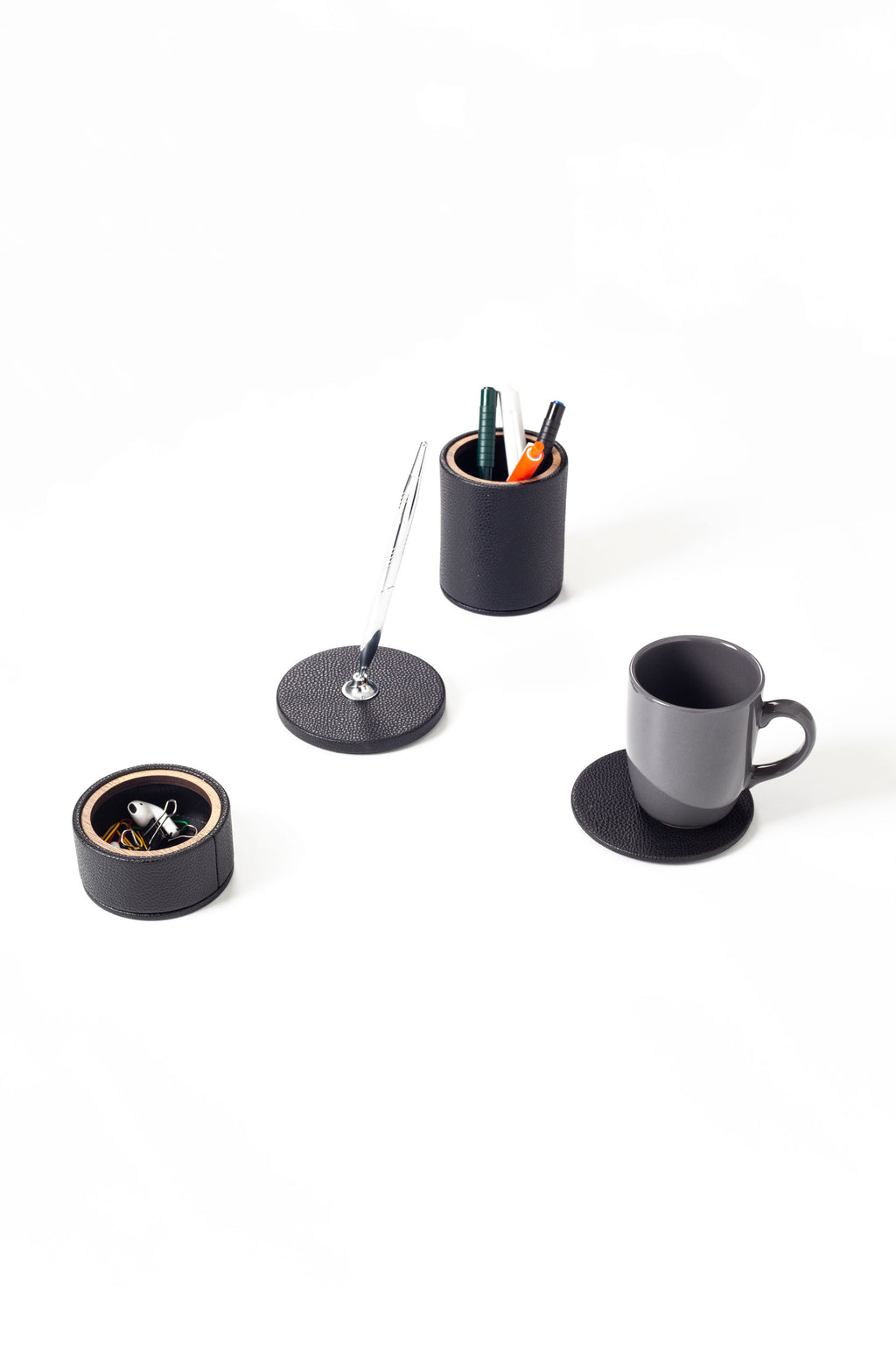 طقم مكتب من الجلد من بولو، 4 قطع، قلم كروم مفصل خشبي.