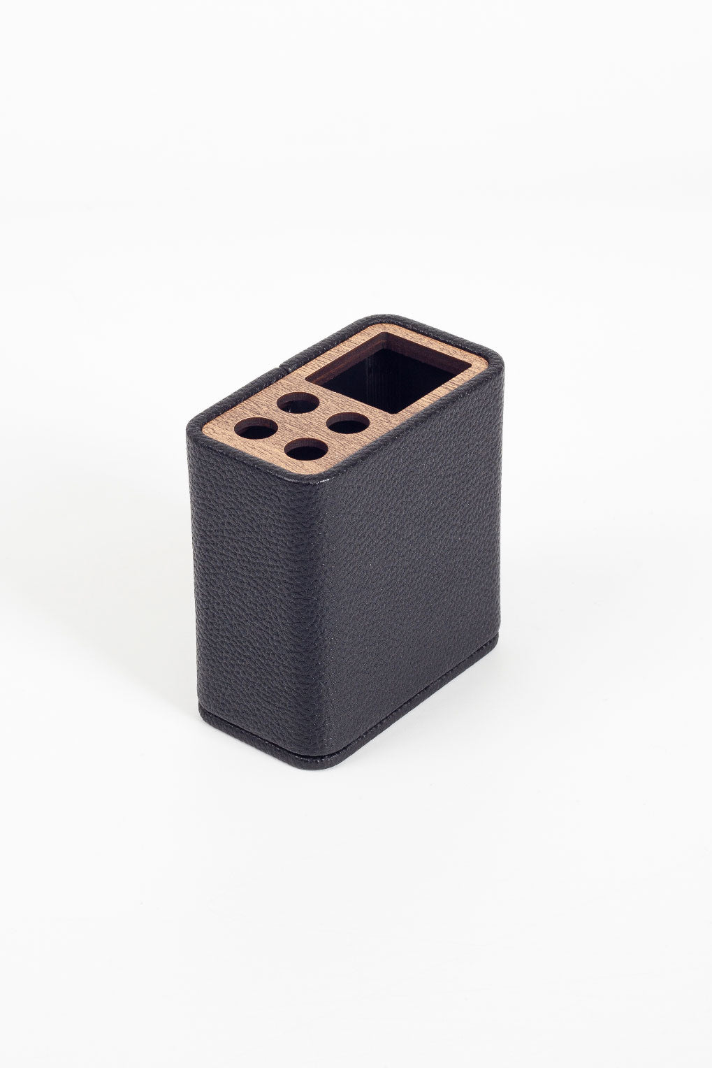 حامل أقلام خشبي من الجلد بتصميم مفصل للسطح الأسود