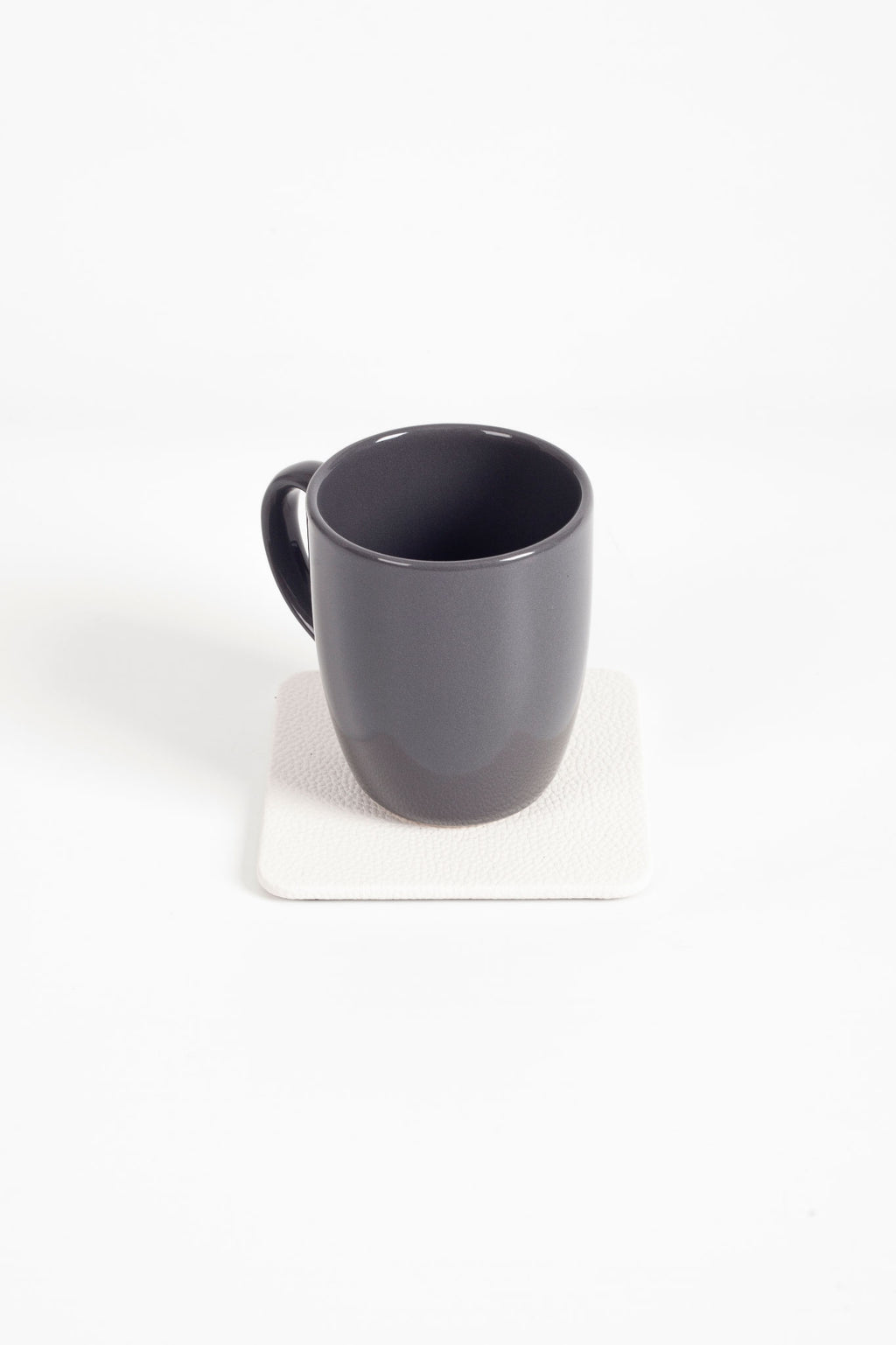 حاملة كأس جلدية بيضاء، قطعة واحدة