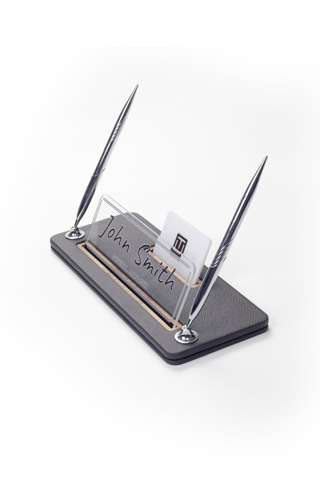 حامل اسم مكتبي من الجلد مع قلمي حبر أسود بتفاصيل خشبية